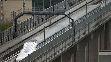 J­a­p­o­n­y­a­­n­ı­n­ ­M­a­g­l­e­v­ ­t­r­e­n­i­ ­6­0­3­ ­k­m­ ­i­l­e­ ­h­ı­z­ ­r­e­k­o­r­u­ ­k­ı­r­d­ı­